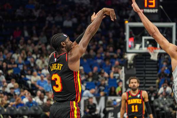 NBA转会风云:勒韦尔或转投底特律 老鹰瞄准神射手补强阵容